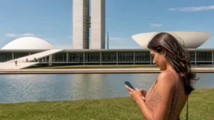 Traveller using a smartphone in Brazil for brasilia mobile internet