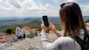 Traveller using a smartphone in Argentina for a visitor’s guide to mobile internet in córdoba