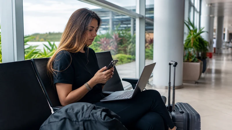 Traveller using a smartphone in Costa Rica for costa rica esim or liberia airport wi-fi: which helps more?