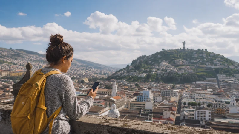 Traveller using a smartphone in Ecuador for how much data ecuador