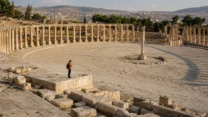 Traveller using a smartphone in Jordan for mobile internet in jerash: esim and remote travel